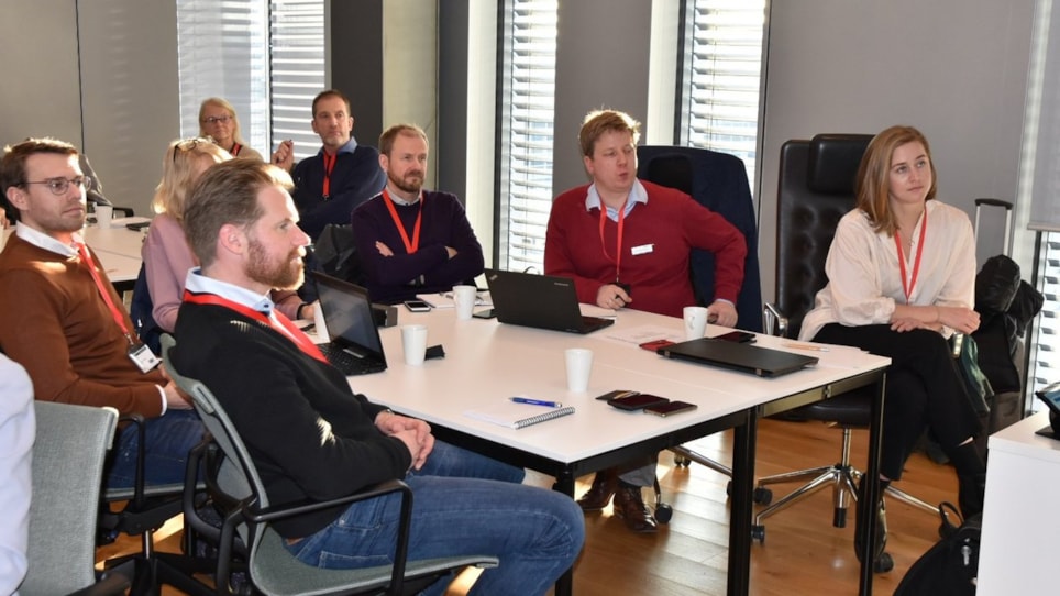 Deltagere fra oppdragsgivere, organisasjoner og et titalls ulike leverandører deltok på dialogmøtet om etisk handel av kirurgiske instrumenter.